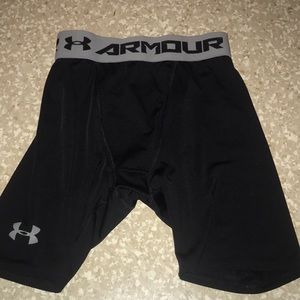 Men’s Under Armour compression shorts